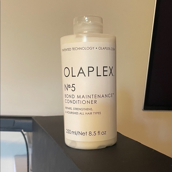 OLAPLEX No.5 Bond Maintenance Conditioner - White with Black Text - Picture 3 of 9
